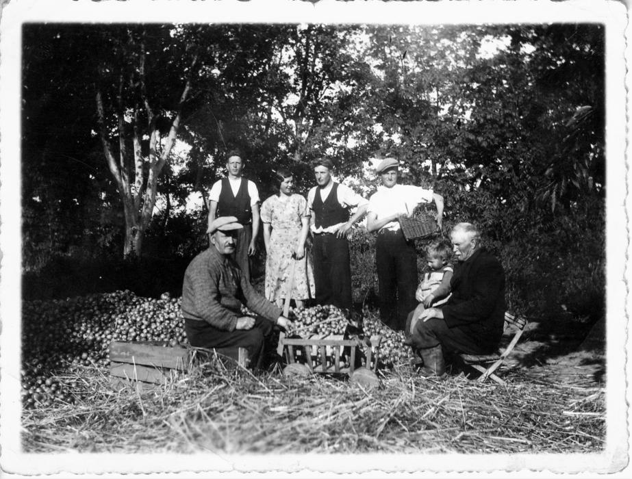 Unknown person(s)