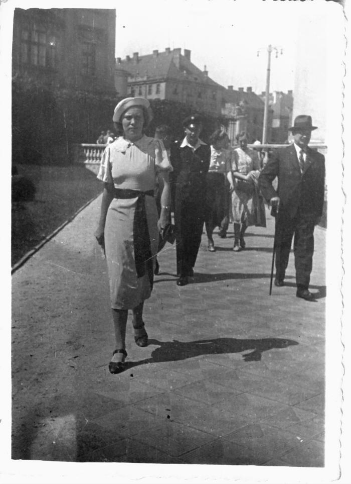 Unknown person(s)