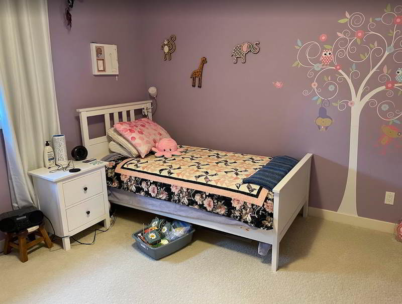 Photo of the quilt in Callie's bedroom.