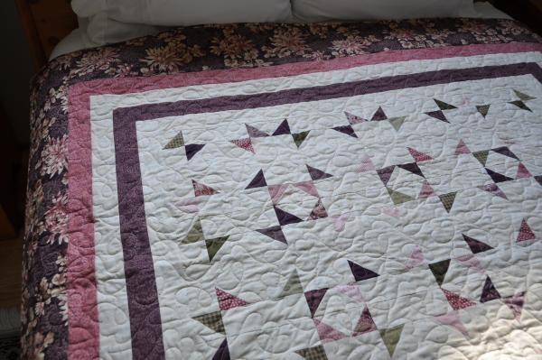 Close up of the border in the Confetti quilt.