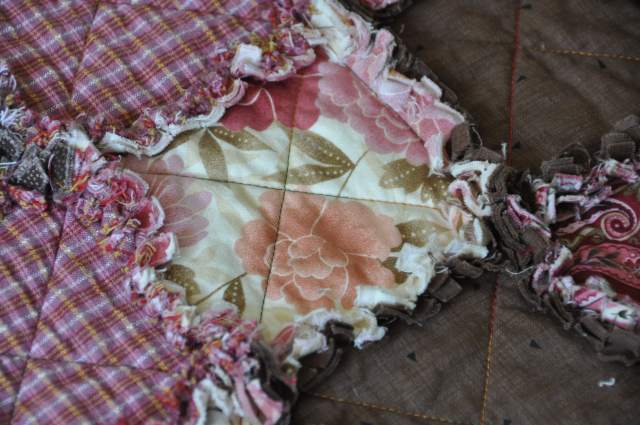 Close up of the ragging around one of the blocks.