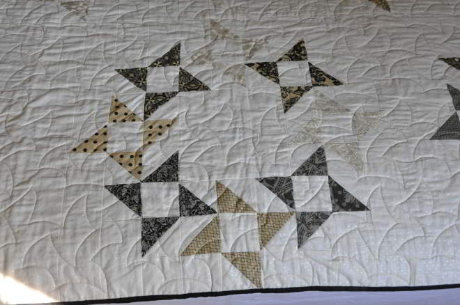 A closer look at one of the 7 circles that make up the quilt.