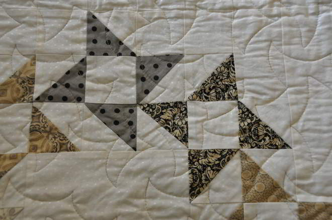 A closer look at a couple of the windmills/stars making up the circles/rounds.